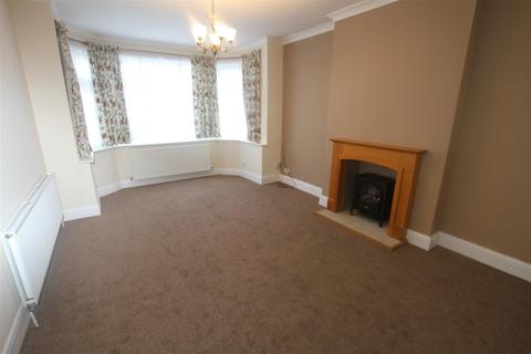 4 bedroom semi-detached house to rent - Tyrrel Drive, Southend On Sea, Essex