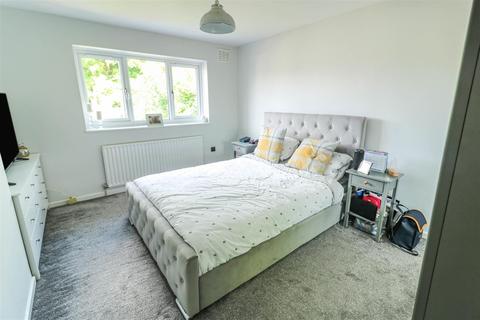 210 Halling Hill, Harlow, CM20 3JR