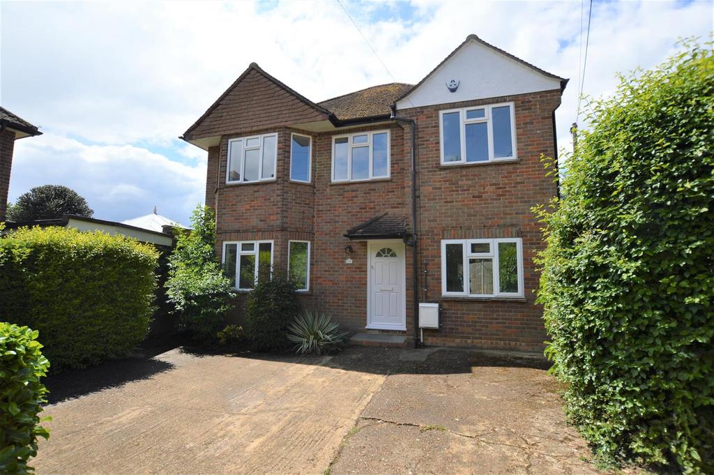 The Green, Croxley Green, Rickmansworth 4 bed detached house £2,750