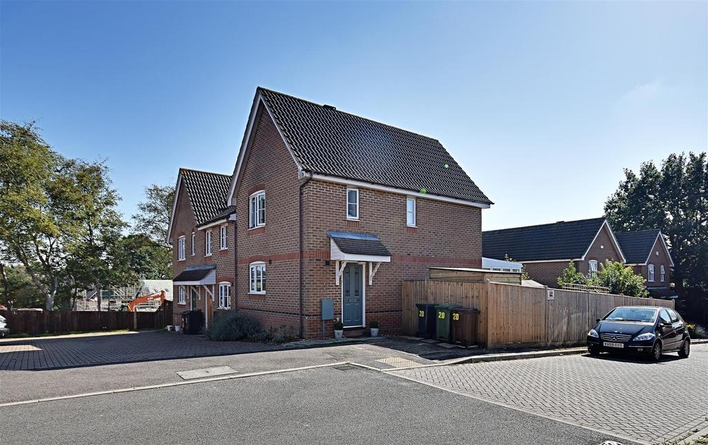 Redwell Avenue, BexhillOnSea 3 bed semidetached house £299,000