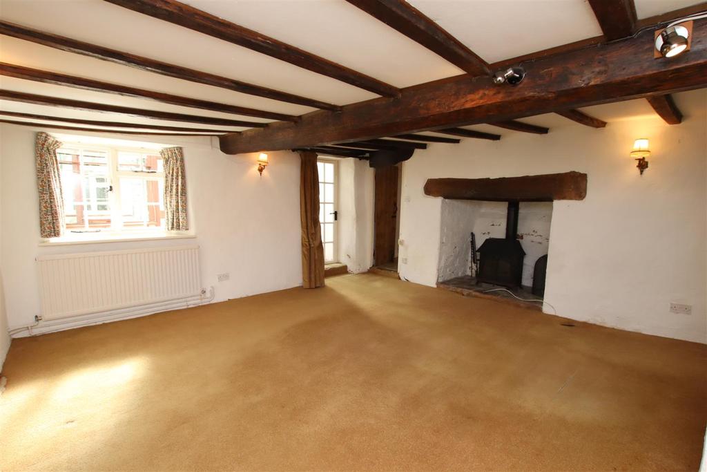 Upton Pyne, Exeter 2 bed semidetached house for sale £310,000