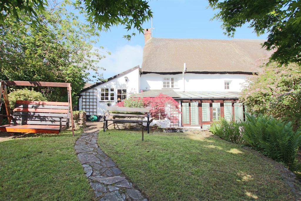Upton Pyne, Exeter 2 bed semidetached house for sale £310,000