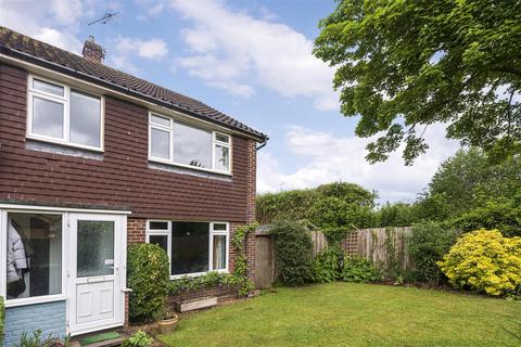 23 Hazelbank Close, Liphook, GU30 7BZ