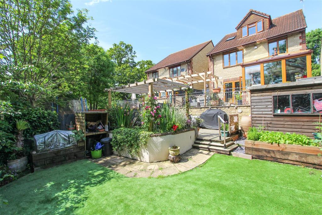 Ludlow Court, Willsbridge, Bristol 5 bed house £650,000