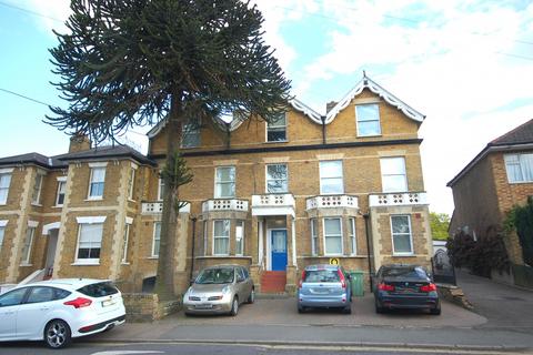 2 bedroom apartment to rent, Crescent Road, Warley, CM14
