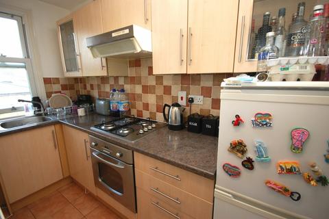 2 bedroom apartment to rent, Crescent Road, Warley, CM14