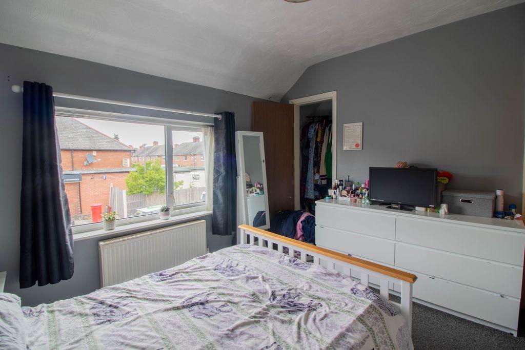 Bedroom 1 (Double)