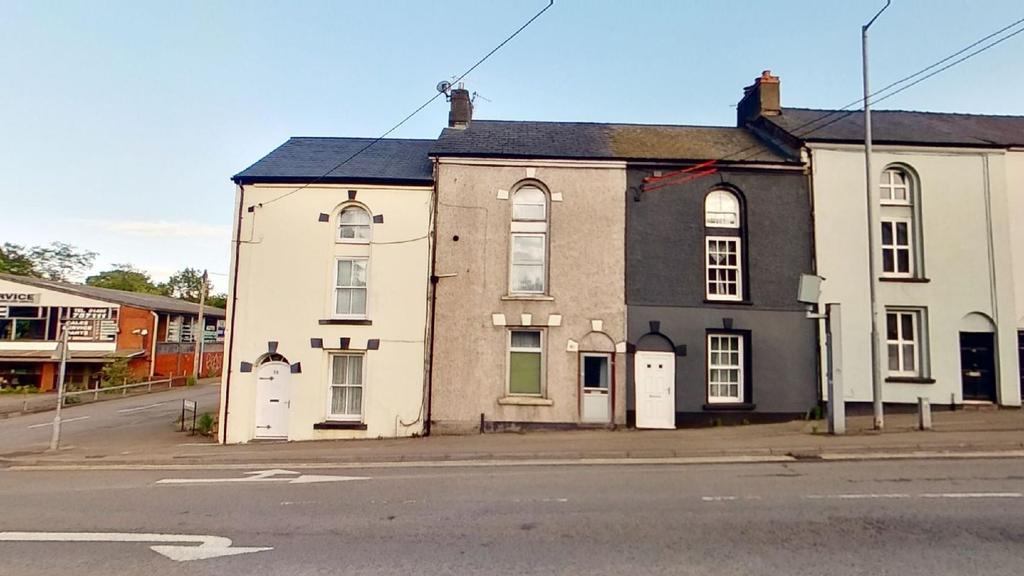 70 Rockhill Road, Pontypool, NP4 8AN 4 bed terraced house £120,000