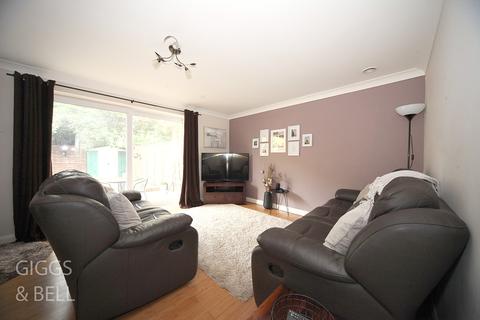 52 Fermor Crescent, Luton, LU2 9LN