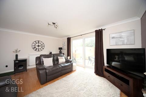52 Fermor Crescent, Luton, LU2 9LN