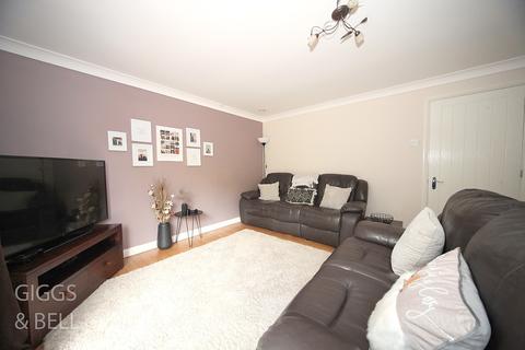 52 Fermor Crescent, Luton, LU2 9LN