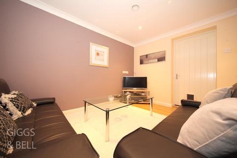 52 Fermor Crescent, Luton, LU2 9LN