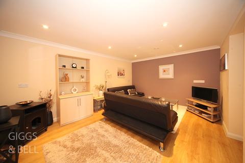 52 Fermor Crescent, Luton, LU2 9LN