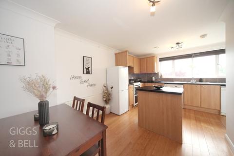 52 Fermor Crescent, Luton, LU2 9LN