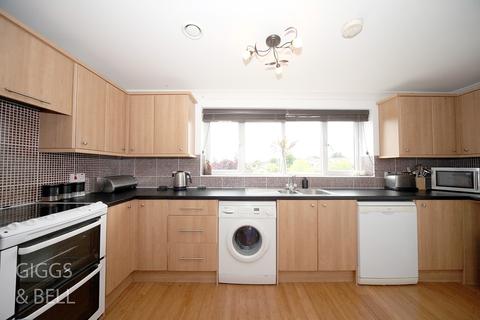 52 Fermor Crescent, Luton, LU2 9LN