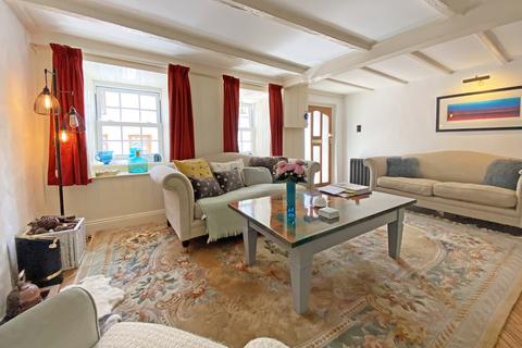 4 bedroom townhouse for sale, Little Street, Alderney GY9