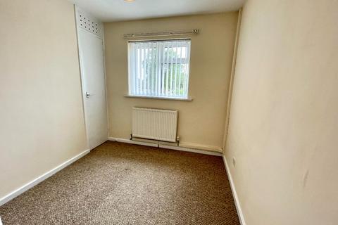 2 bedroom flat to rent, Carentan Close, Selby, YO8