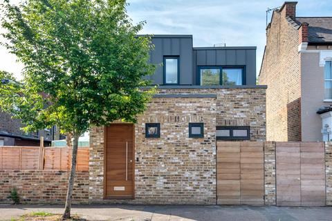 110 Raleigh Road, London, N8 0JA