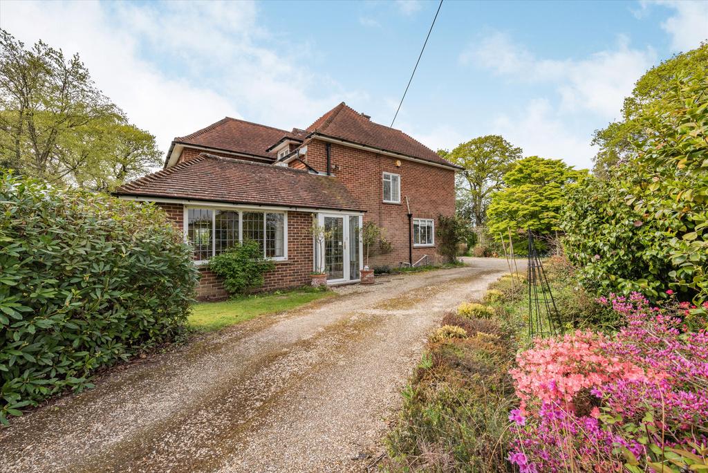 Everton Road Hordle Lymington Hampshire So41 4 Bed Detached House