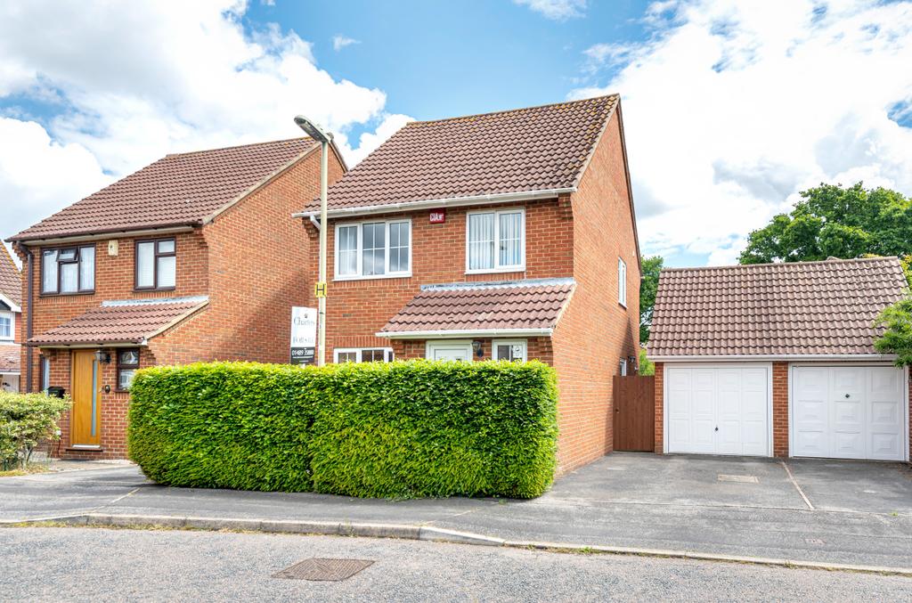Wheatlands, Titchfield Common... 3 bed detached house £400,000