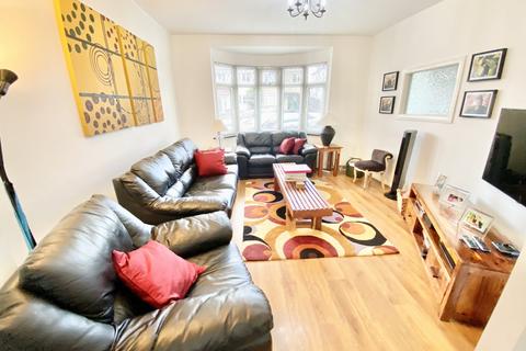 4 bedroom semi-detached house for sale - Townsend Lane, Kingsbury, NW9