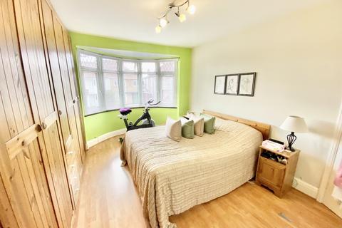 17 Townsend Lane, London, NW9 7JG