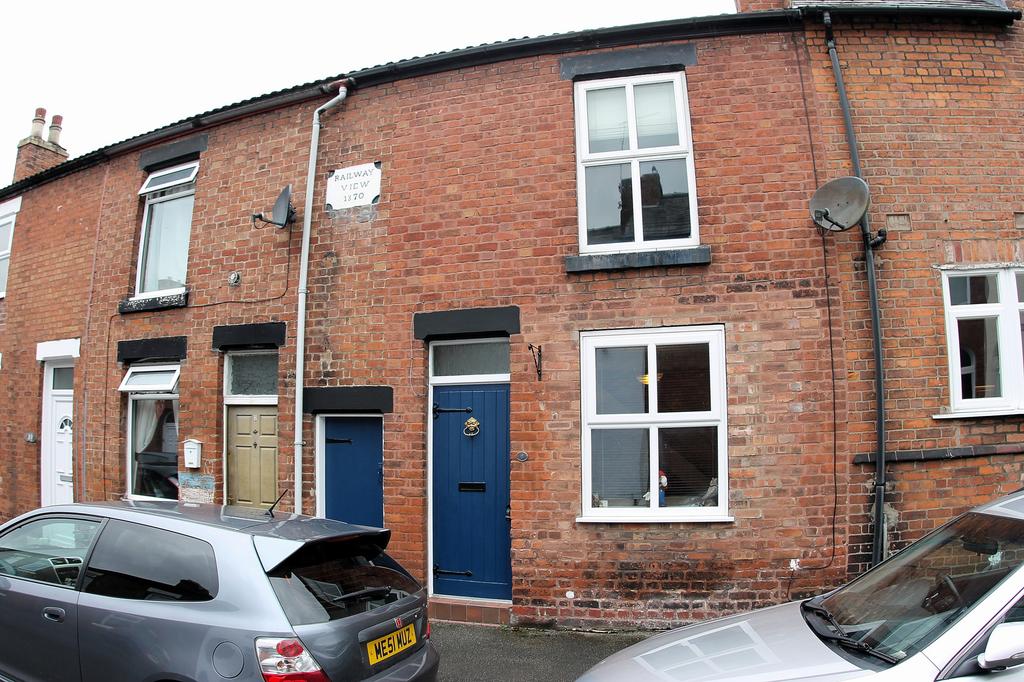 Castle, Northwich, Cheshire, CW8 2 bed terraced house £625 pcm (£144 pw)
