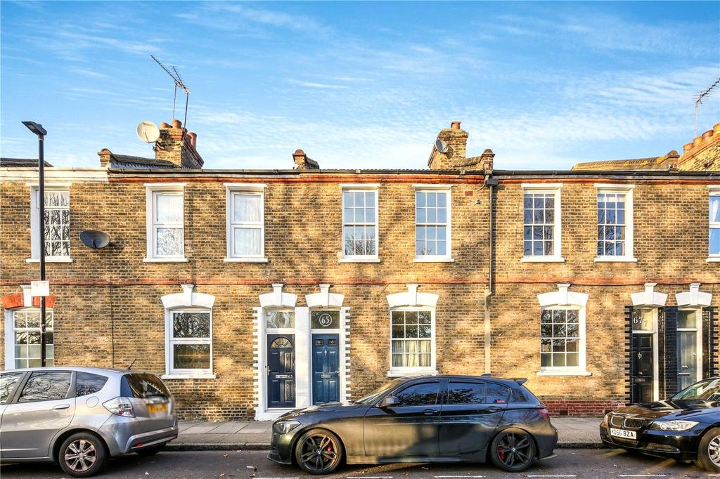 Derbyshire Street, Bethnal Green, London, E2 3 bed terraced house for sale £965,000