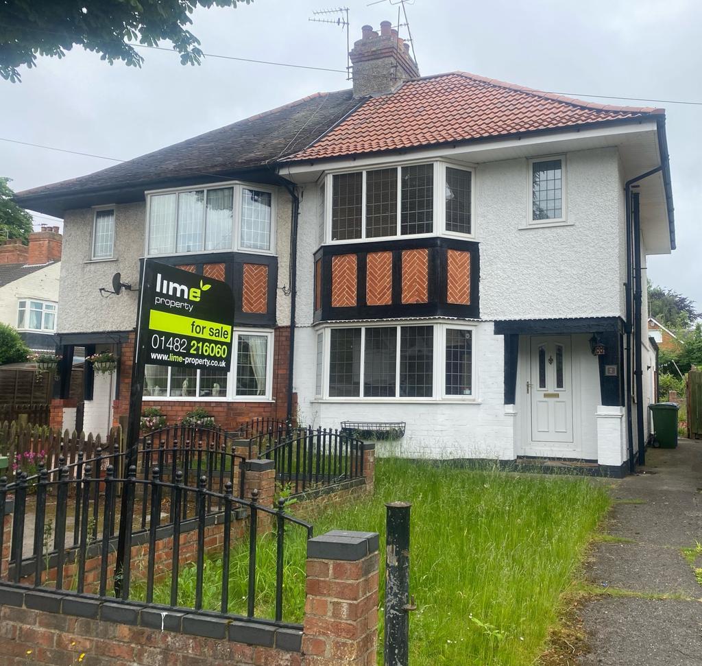 May Grove, Hessle, HU13 3 bed semidetached house £215,000