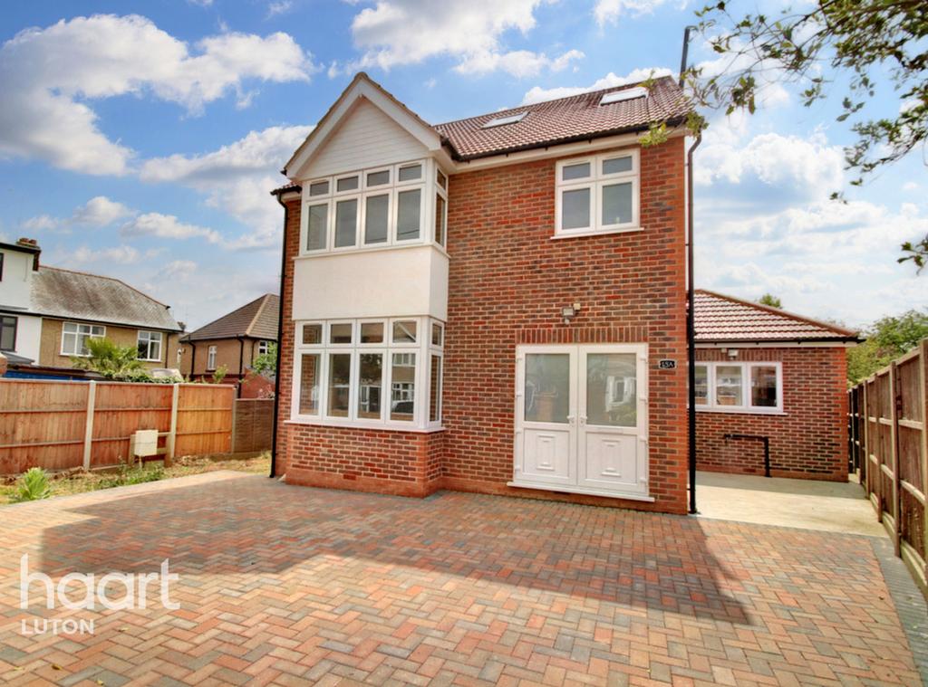 St Michaels Crescent, Luton 4 bed detached house £580,000