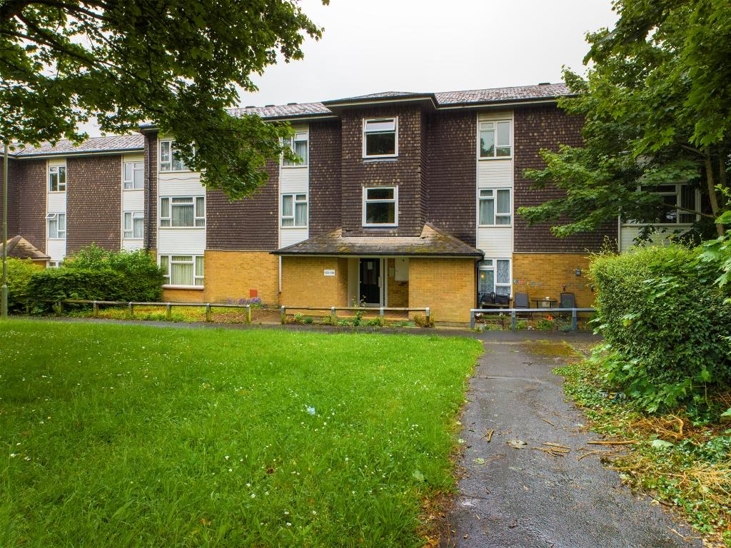 Melrose Walk, Popley, Basingstoke, RG24 2 bed flat £875 pcm (£202 pw)