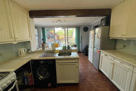 3 Ashdale Close, Twickenham, TW2 7BE