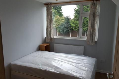 3 Ashdale Close, Twickenham, TW2 7BE