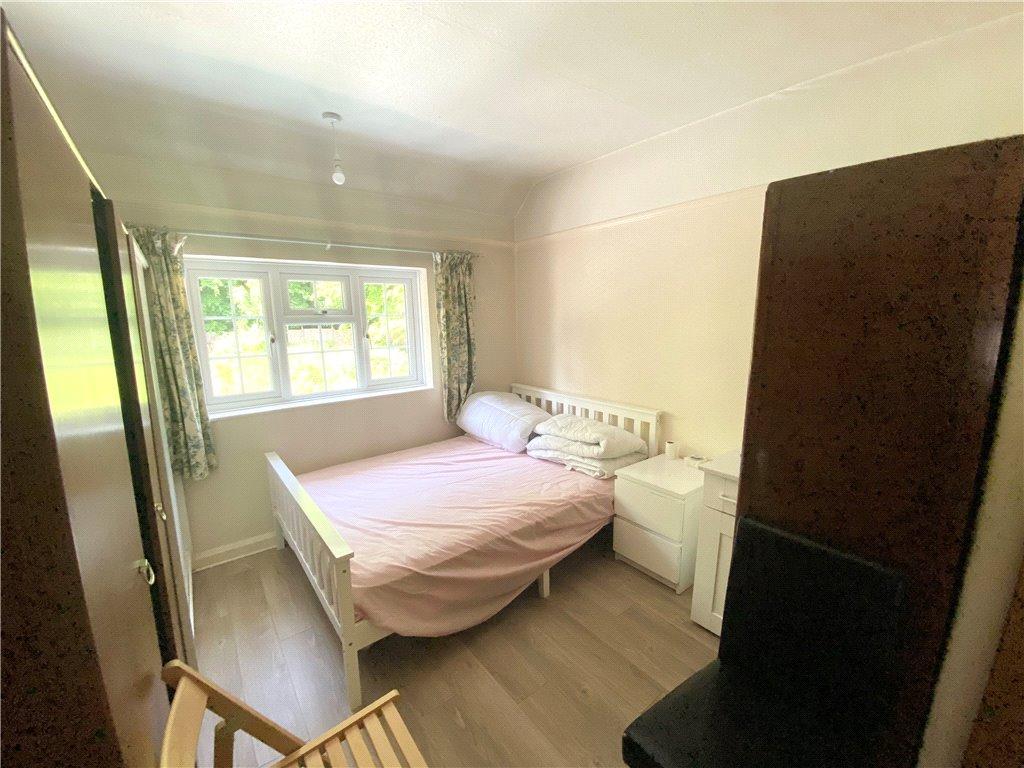 Spring Rise, Egham, Surrey, TW20 4 bed semidetached house £1,850 pcm
