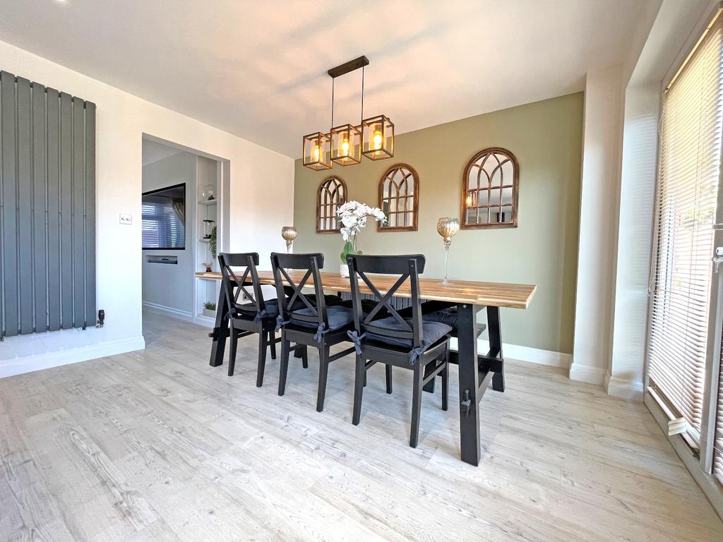 Queensway, Higham Ferrers, Rushden... 3 bed semidetached house £300,000