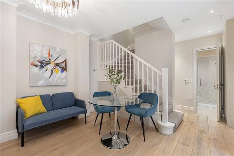 Studio to rent, Queen's Gate, South Kensington, London, SW7