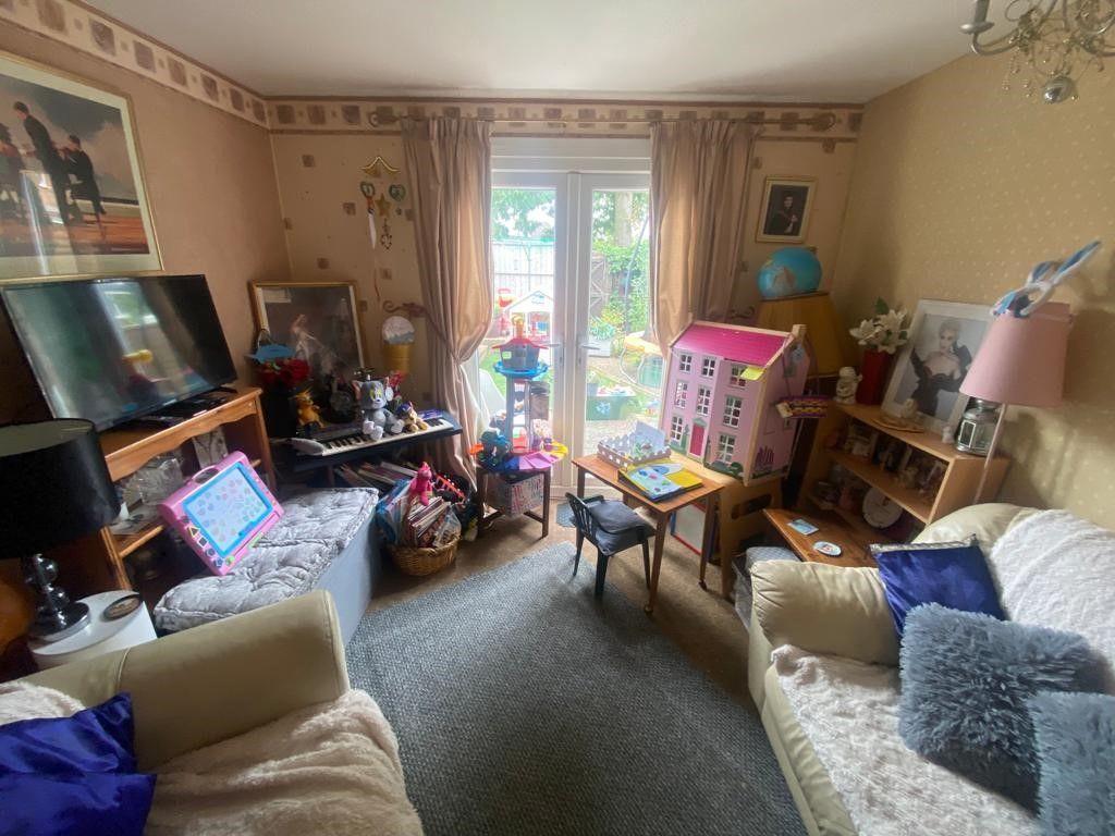 Greatmeadow, Blackthorn, Northampton NN3 8DJ 3 bed terraced house £190,000