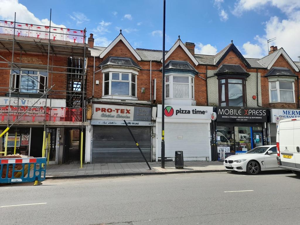 Ground Floor Shop with 3 Bed Apartment For Sale