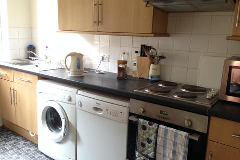 4 Lindsay Road, Worcester Park, KT4 8LE