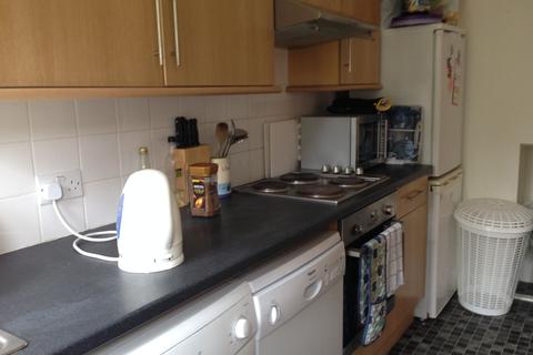 4 Lindsay Road, Worcester Park, KT4 8LE