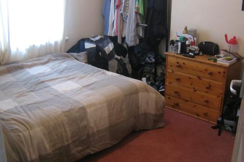 4 Lindsay Road, Worcester Park, KT4 8LE