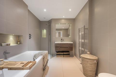 22a Beauchamp Road, London, SW11 1PQ