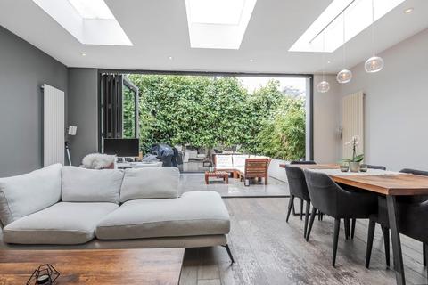 22a Beauchamp Road, London, SW11 1PQ