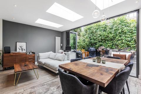 22a Beauchamp Road, London, SW11 1PQ