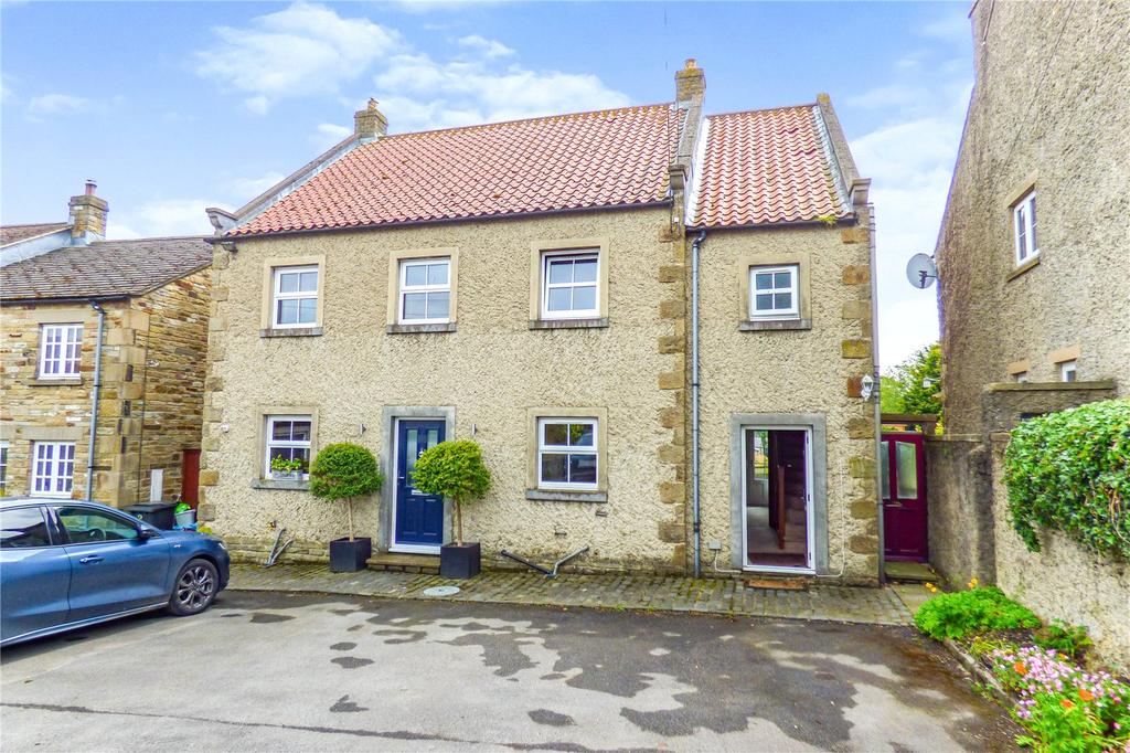 Finghall, Leyburn, North Yorkshire, DL8 3 bed semidetached house £