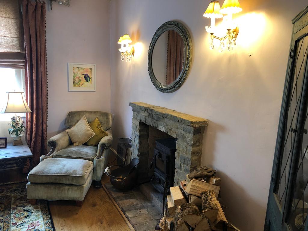 House in Glastonbury - View 3