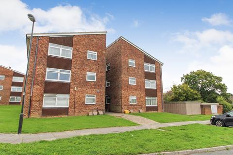 2 bedroom flat for sale, Hillmead, Crawley, West Sussex. RH11 8RR