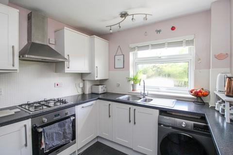 2 bedroom flat for sale, Hillmead, Crawley, West Sussex. RH11 8RR