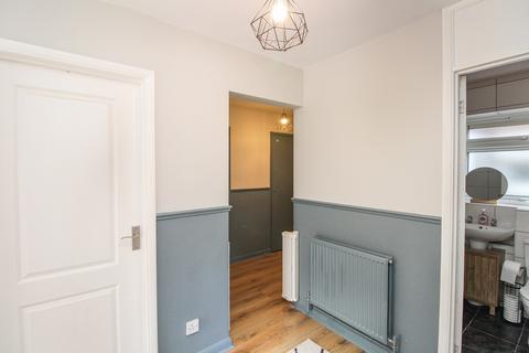 2 bedroom flat for sale, Hillmead, Crawley, West Sussex. RH11 8RR