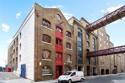 Flat 4, Execution Dock House, 80 Wapping High Street, London, E1W 2NE